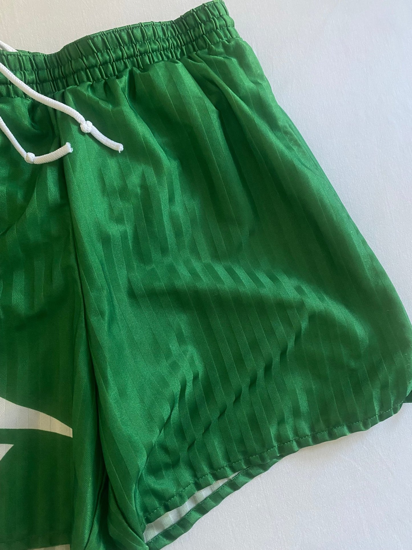 Vintage Reebok Bright Green Football Soccer Shorts - anbracaminte