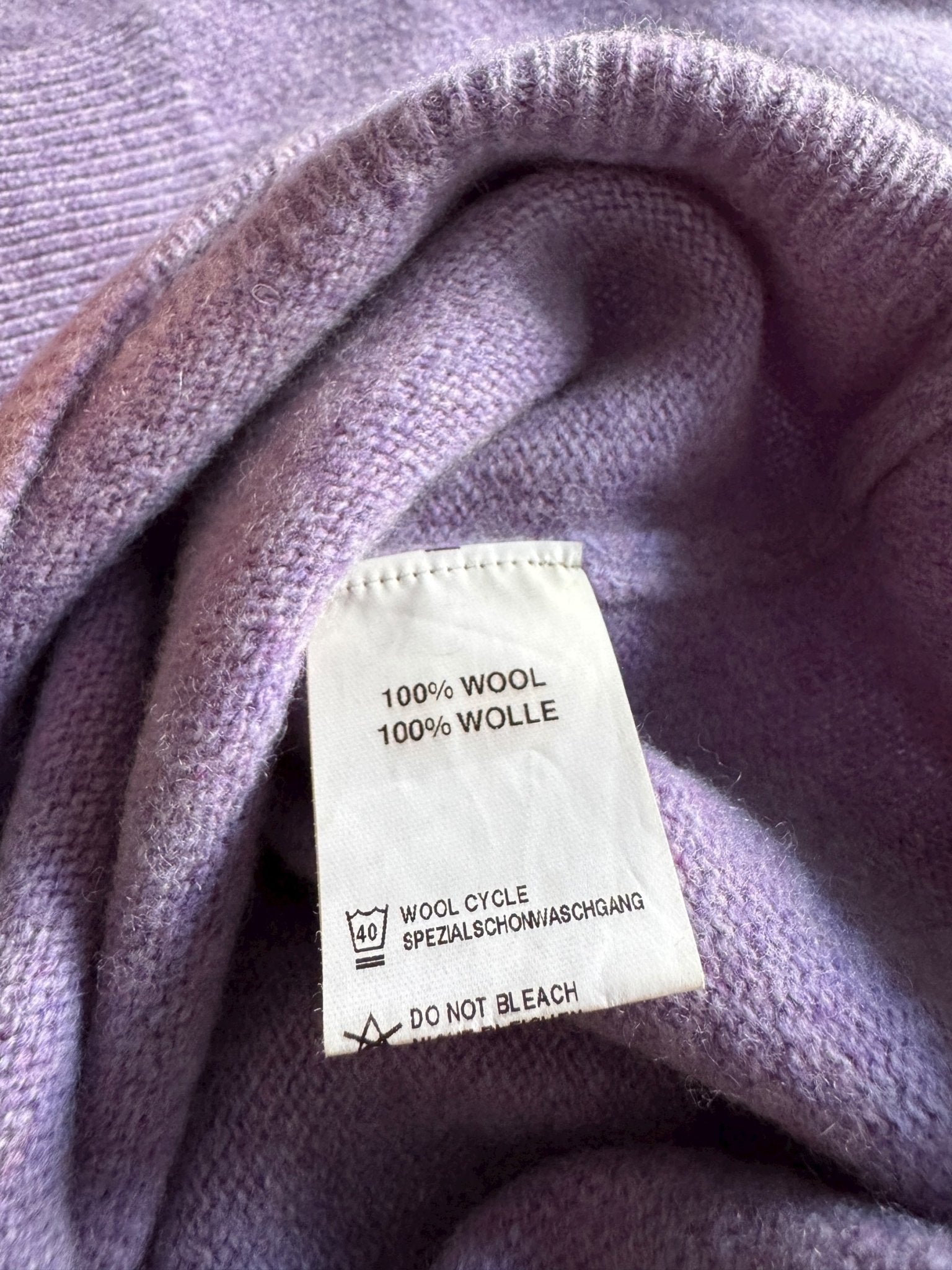 🪁 Vintage V - Neck Light Purple Wool Jumper – Men’s XL - anbracaminte