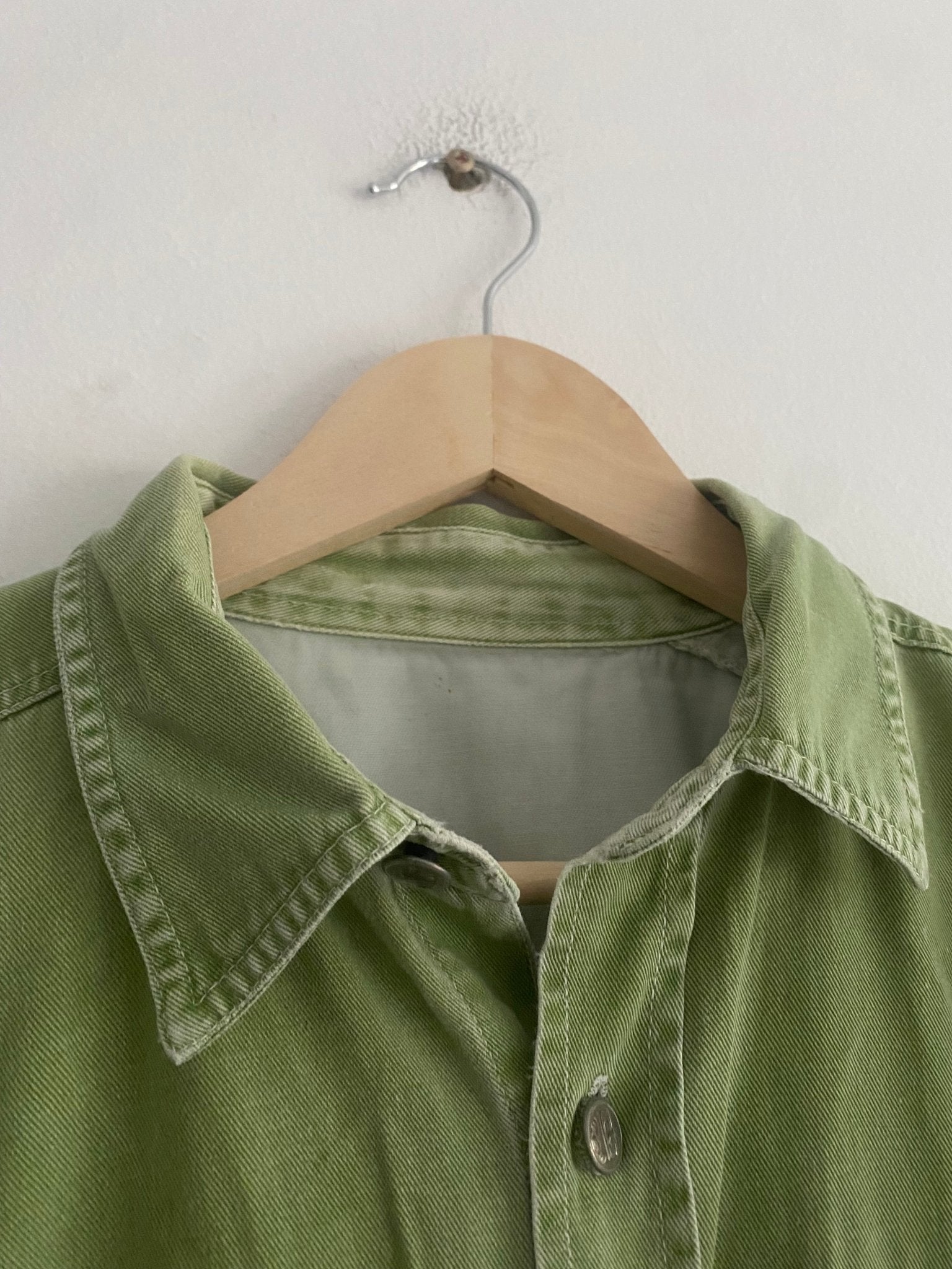👕 Vintage Western Style Washed Green Shirt - anbracaminte