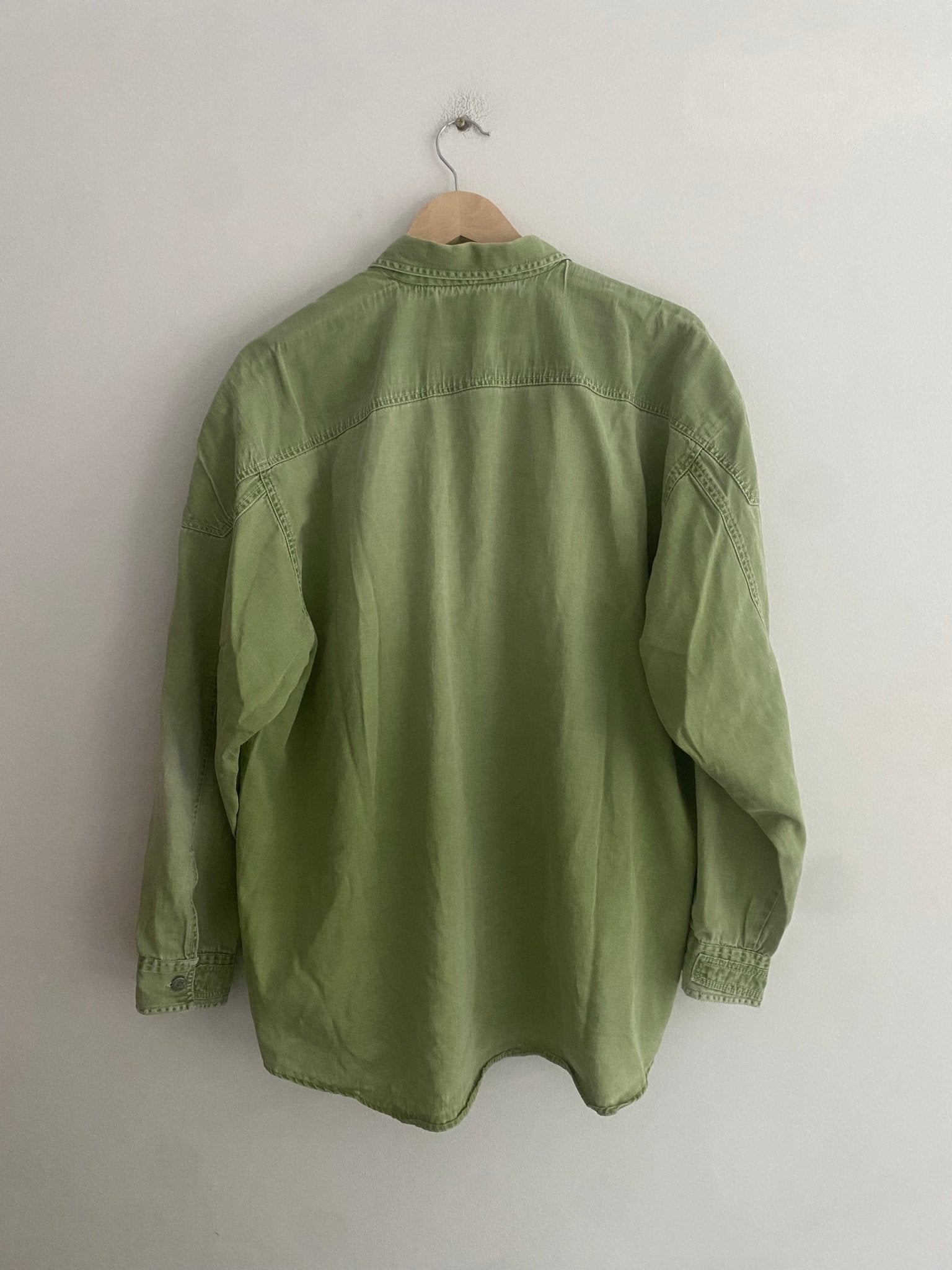 👕 Vintage Western Style Washed Green Shirt - anbracaminte