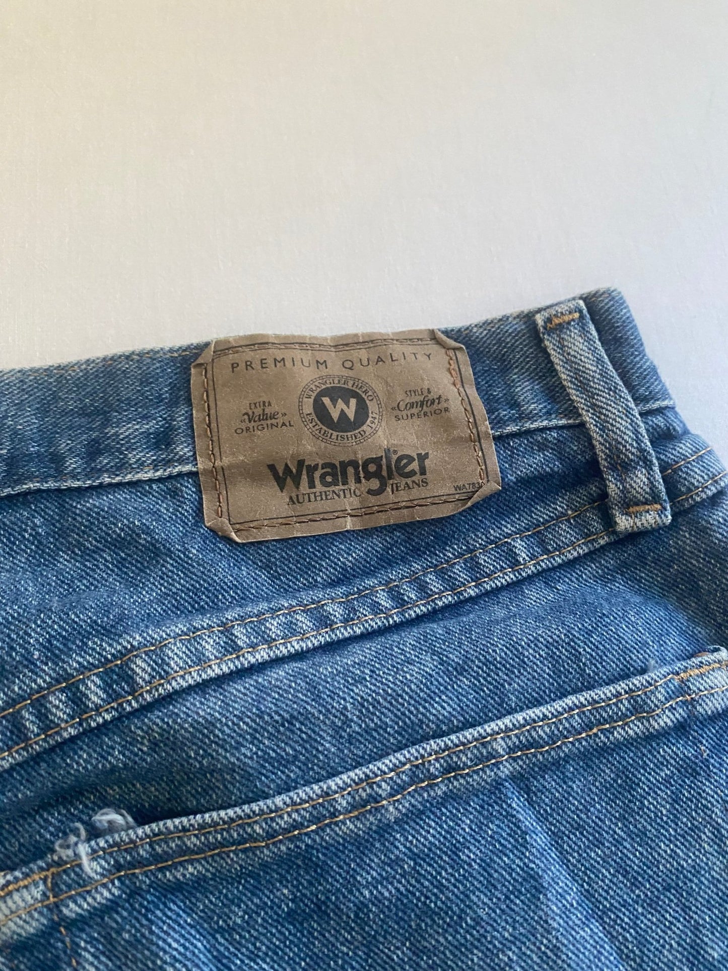 Vintage Wrangler Relaxed Fit Jorts - anbracaminte