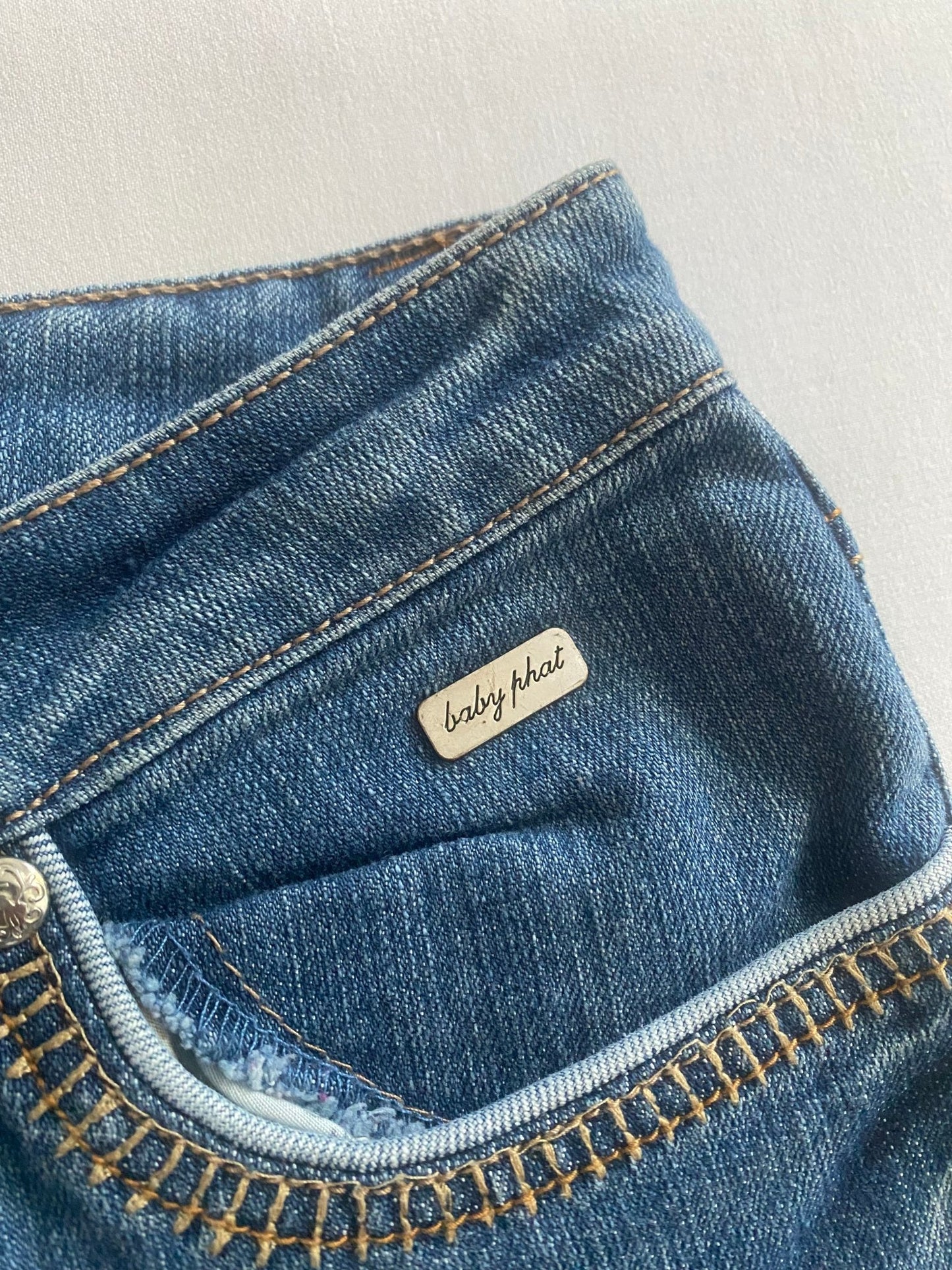 Y2K Baby Phat Jeans – Size 16 Teens (Women's XS) – Denim with Studded Back Pockets - anbracaminte