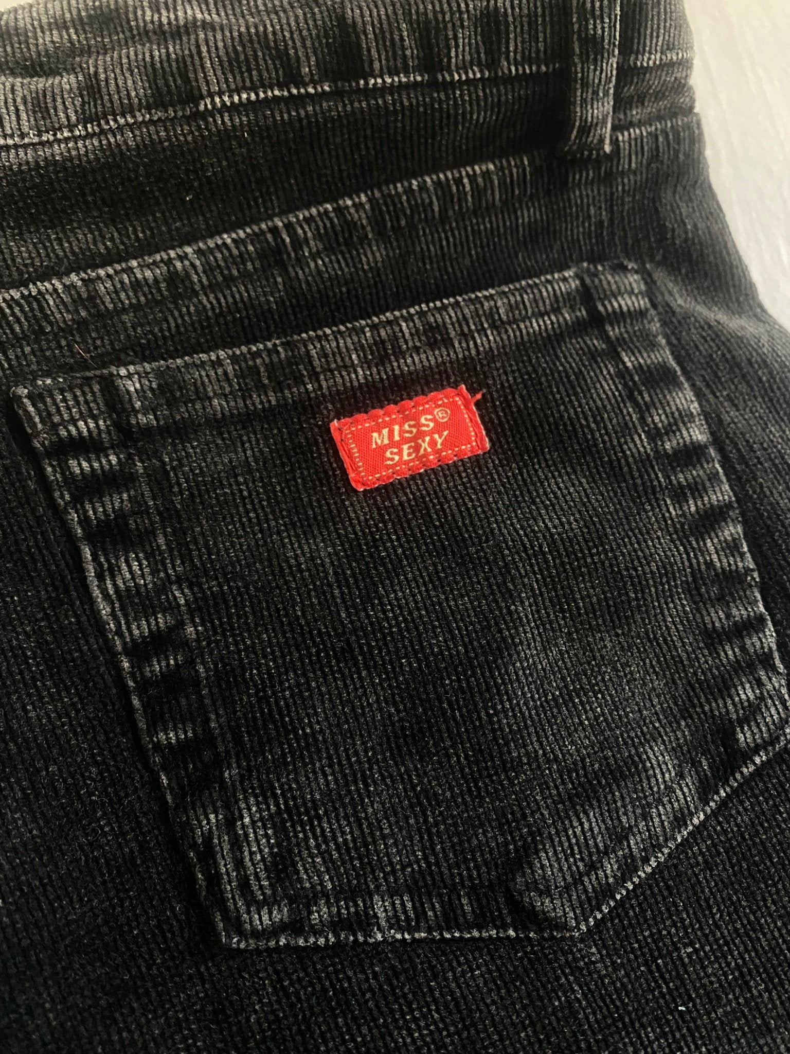 Y2K Black Corduroy Flared Trousers - anbracaminte