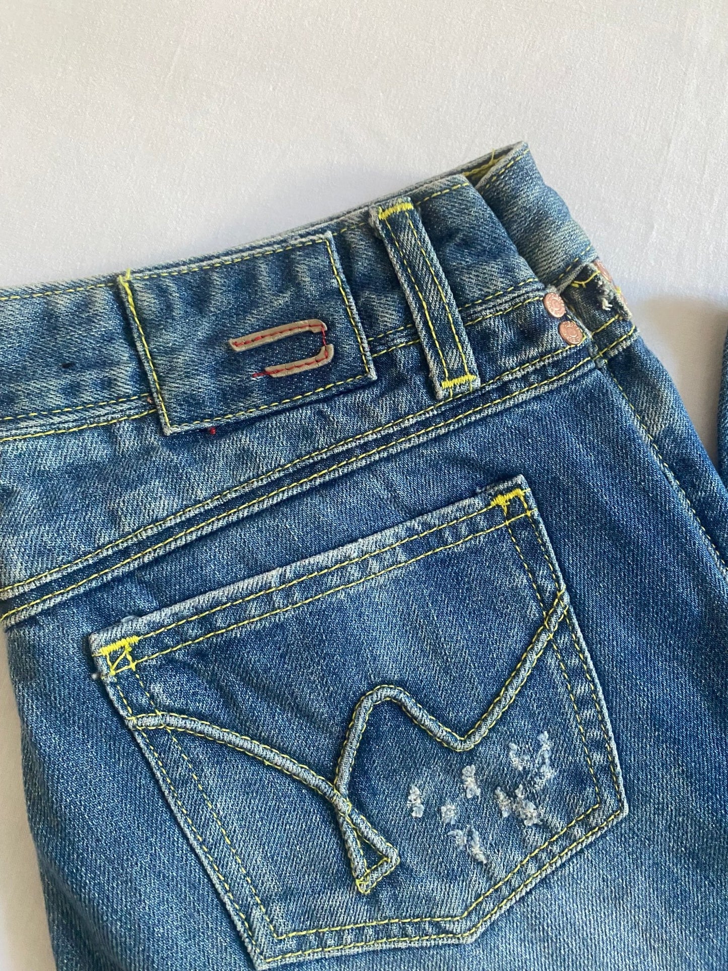 Y2K Diesel Bootcut Jeans - anbracaminte