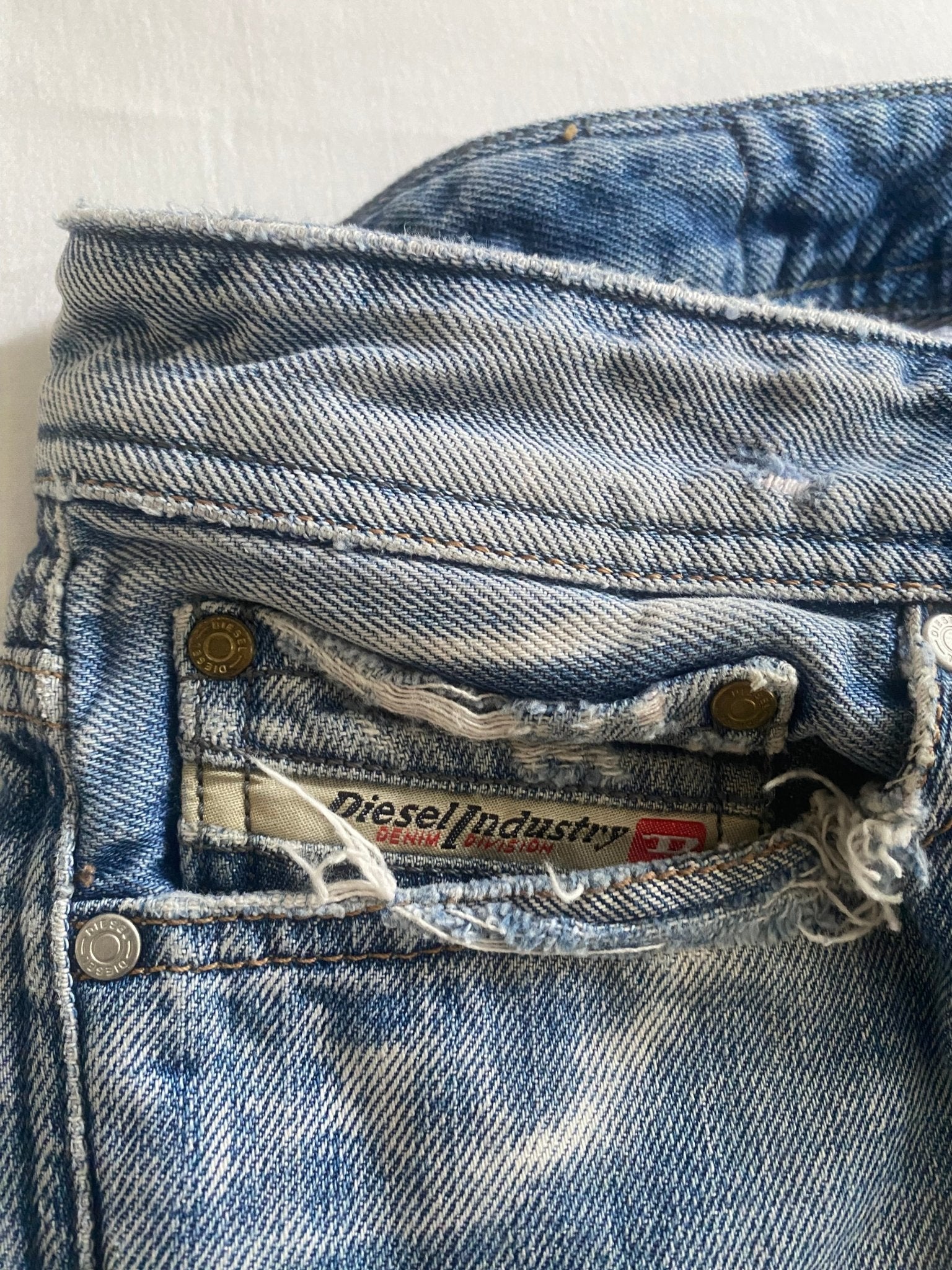 👖 Y2K Diesel Jeans cu broderie pe buzunarele din spate - anbracaminte