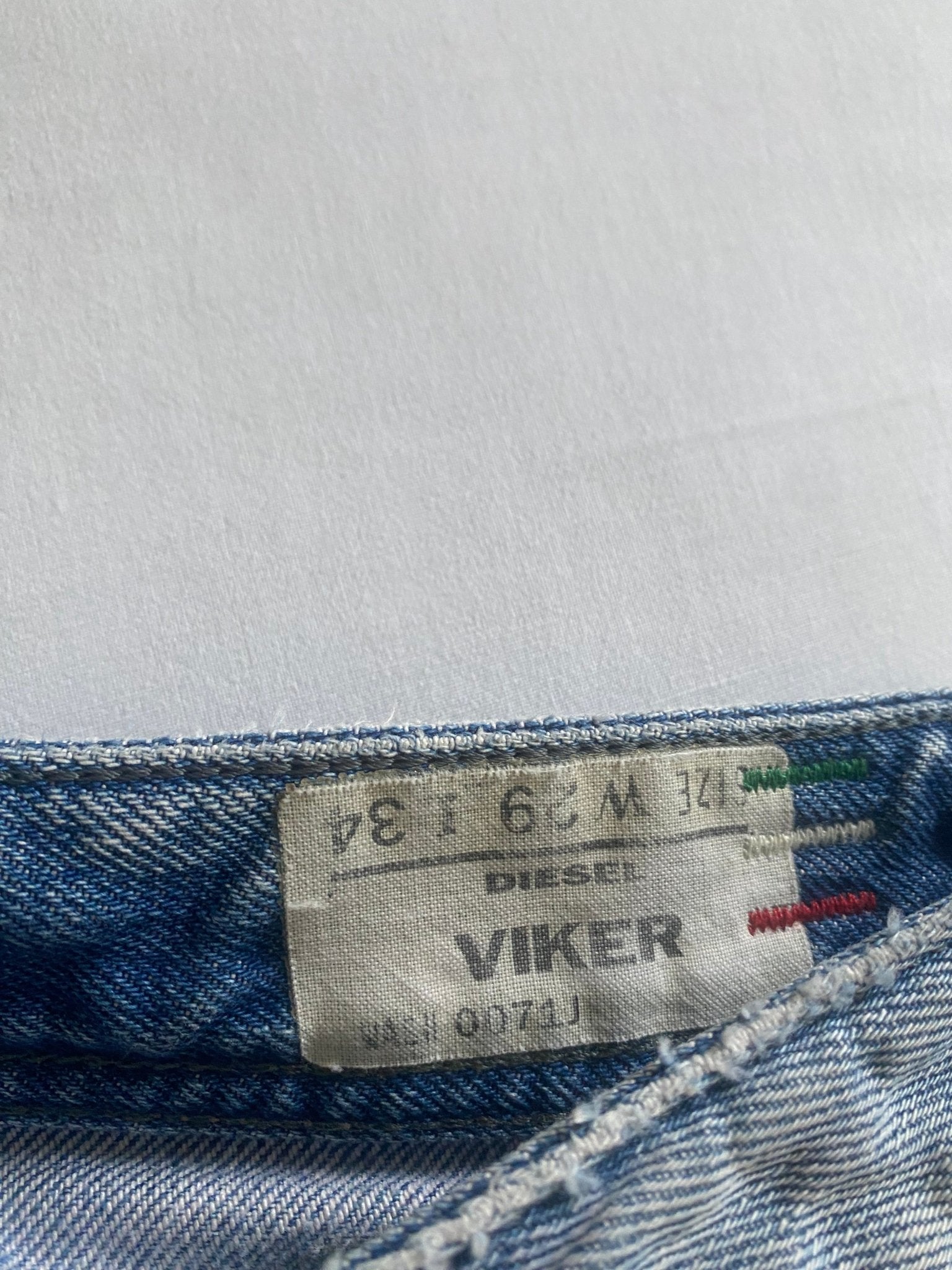 👖 Y2K Diesel Jeans cu broderie pe buzunarele din spate - anbracaminte
