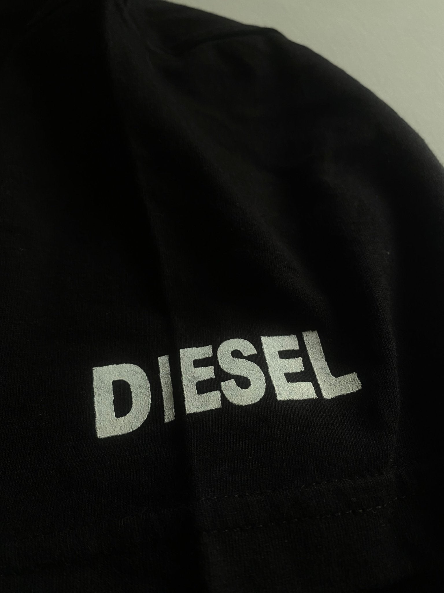 🖤 Y2K Diesel Printed Black Tee - anbracaminte