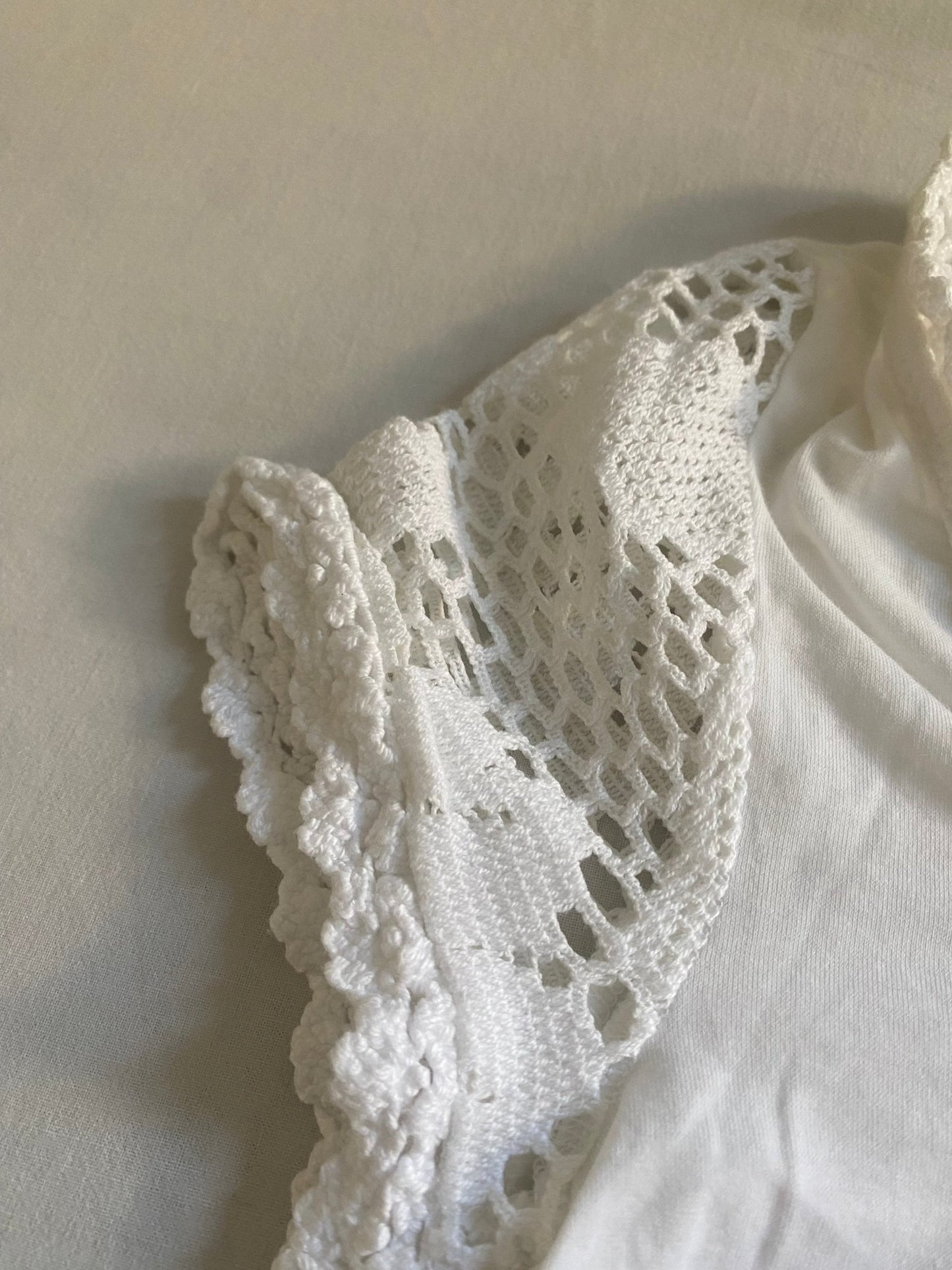 Y2K Dolce & Gabbana White U Neck Crotched Sleeves Top - anbracaminte