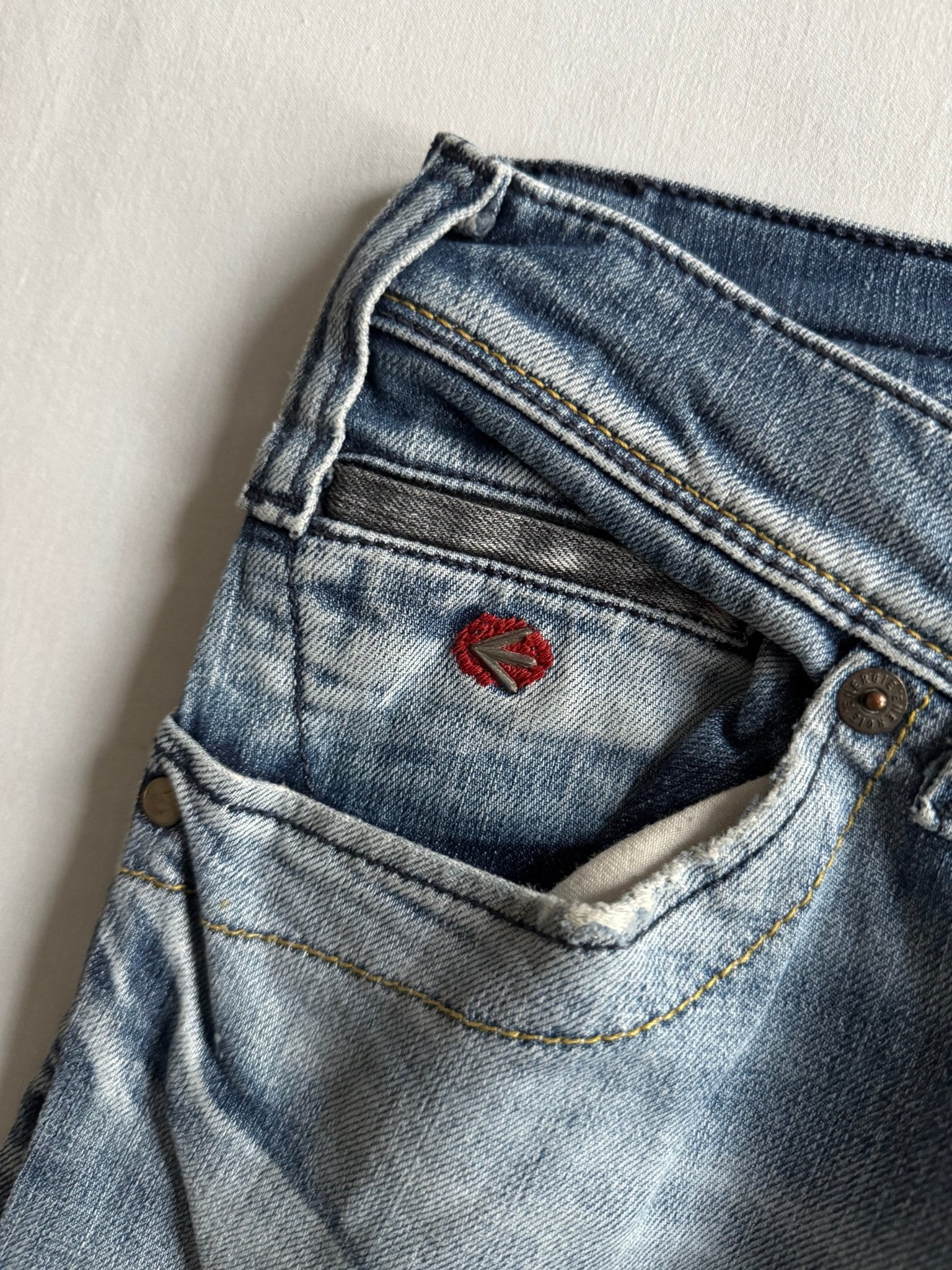 👖 Y2K Energie Emerson Jeans / Light Wash (W34 x L36) - anbracaminte