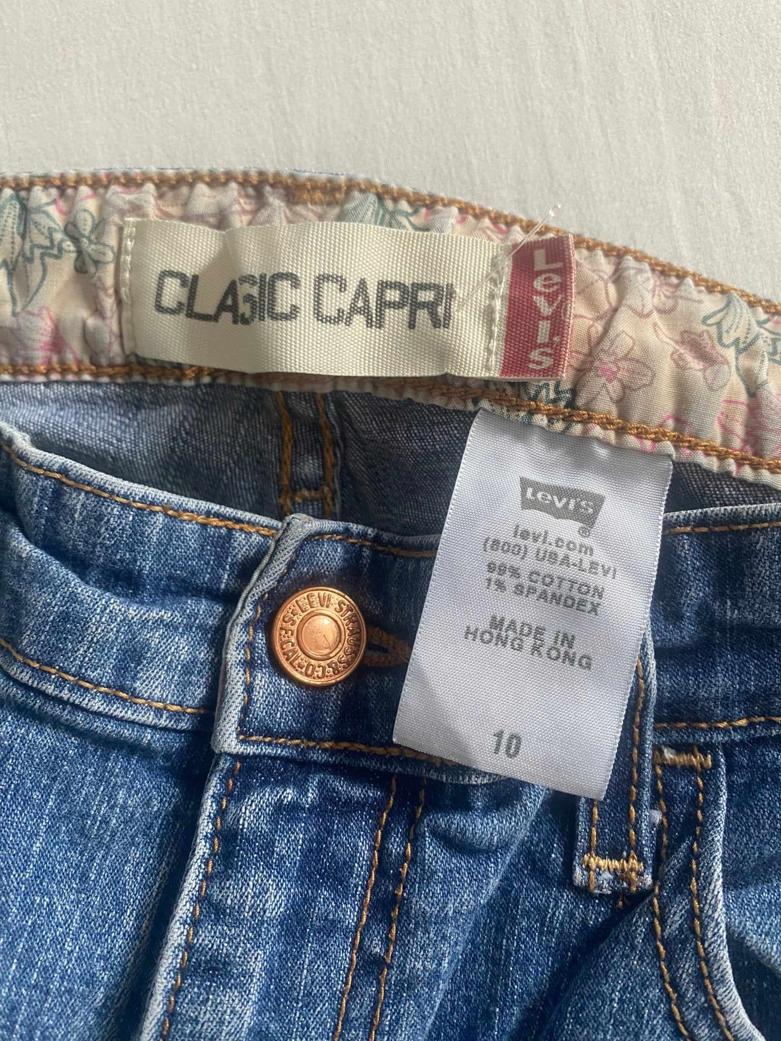 Y2K Levi's Capri Jeans - anbracaminte