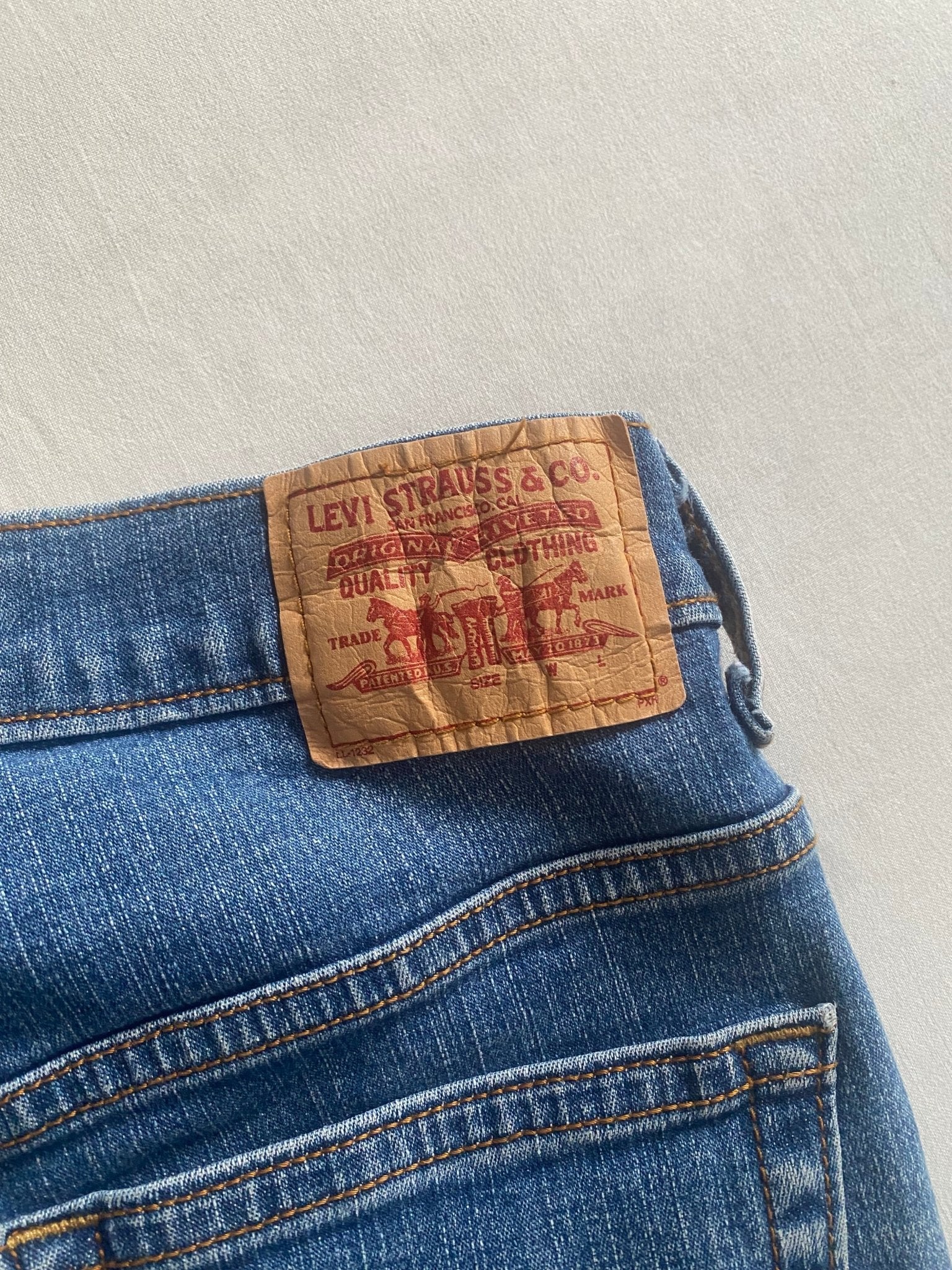 Y2K Levi's Slim Capri Jeans - anbracaminte