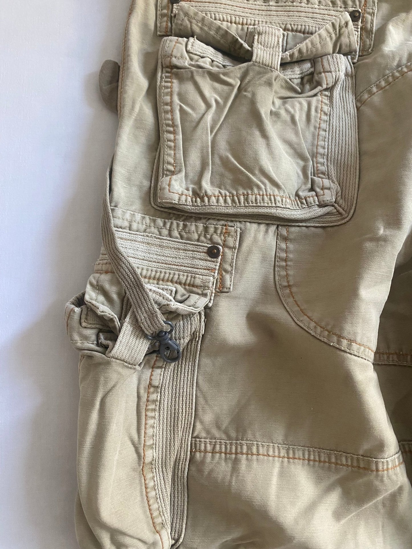 🔧 Y2K pantaloni scurți cargo tehnici – mărimea 52 (47 cm talie) - anbracaminte