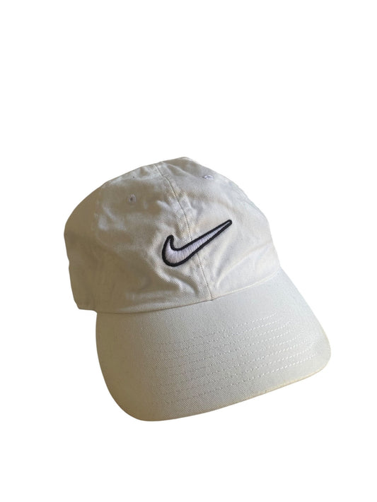 Y2K White Nike Swoosh Cap - anbracaminte