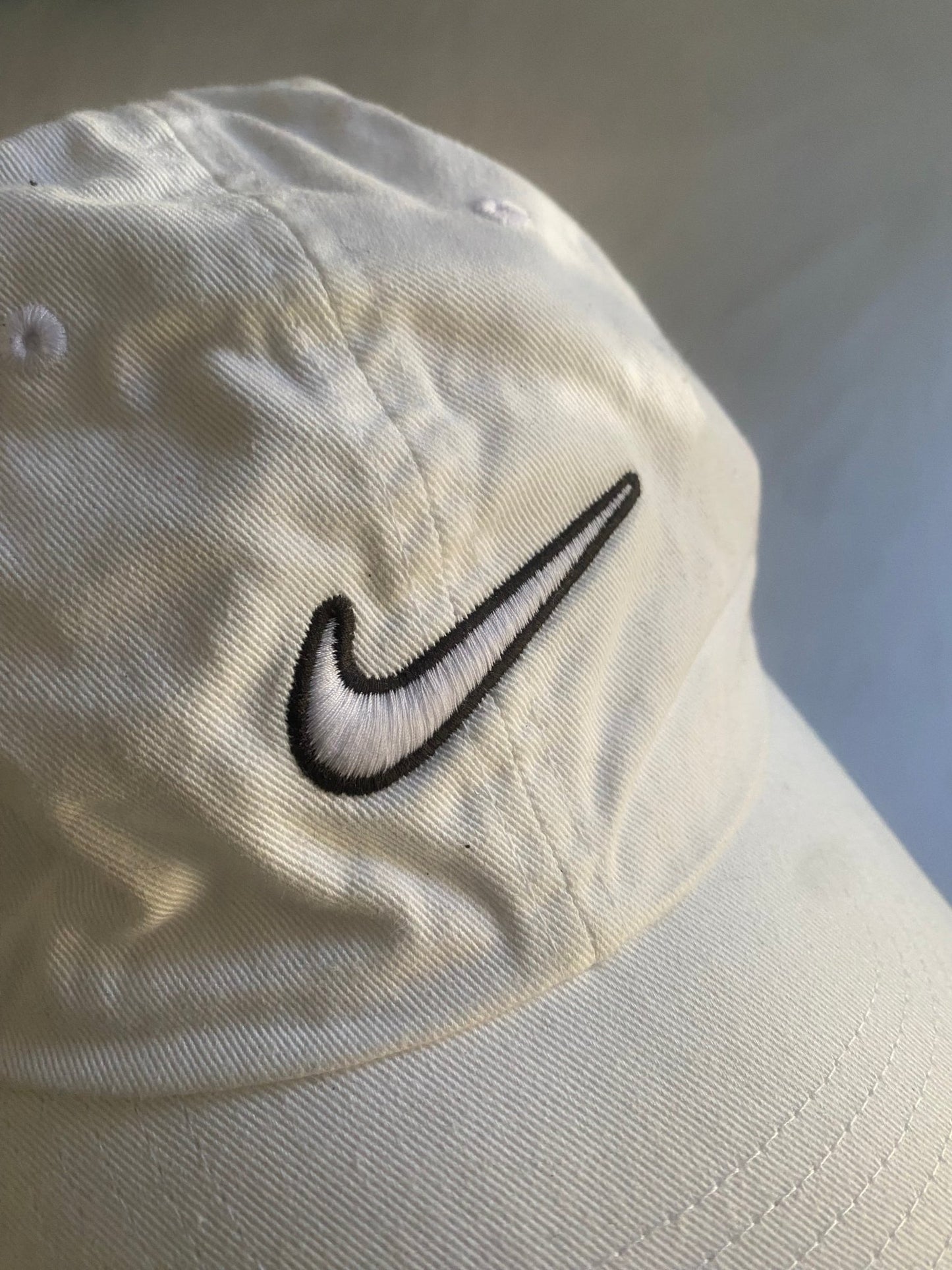 Y2K White Nike Swoosh Cap - anbracaminte